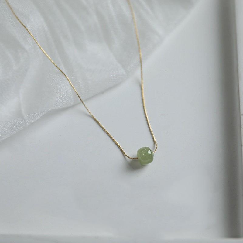 French Simple Hetian Jade Bead Necklace – Women's Luxurious Clavicle Chain with a Warm, Smooth Texture