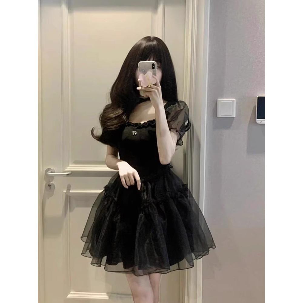 

Платье в стиле Хепберн с французским романтическим силуэтом, подчеркивающее талию, с рукавами-буфами и сетчатой лоскутной отделкой Medium