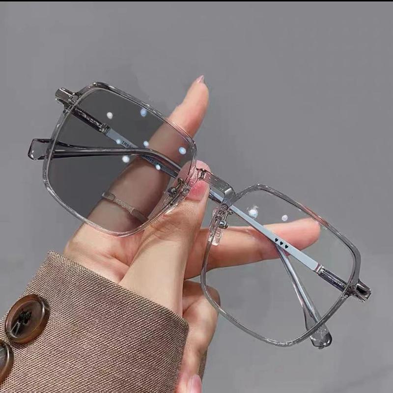 

Photochromic Reading Glasses for Women, Fashionable Presbyopia Glasses, Large Frame, Ultra Light Anti Blue Light Glasses 0 сірий