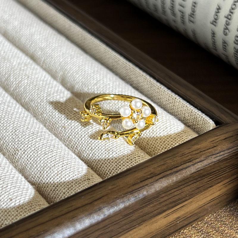 2026 Ring Female Niche Design Sense Geometric Micro-inlaid Zircon Cold Wind Versatile Retro Adjustable Texture Ring