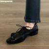 Scarpe in Pelle Nera di Vacchetta con Volant da Donna Estate 2025 Casual Tacco Spesso Cinturini Incrociati Scarpe Mary Jane Punta Tonda Pumps