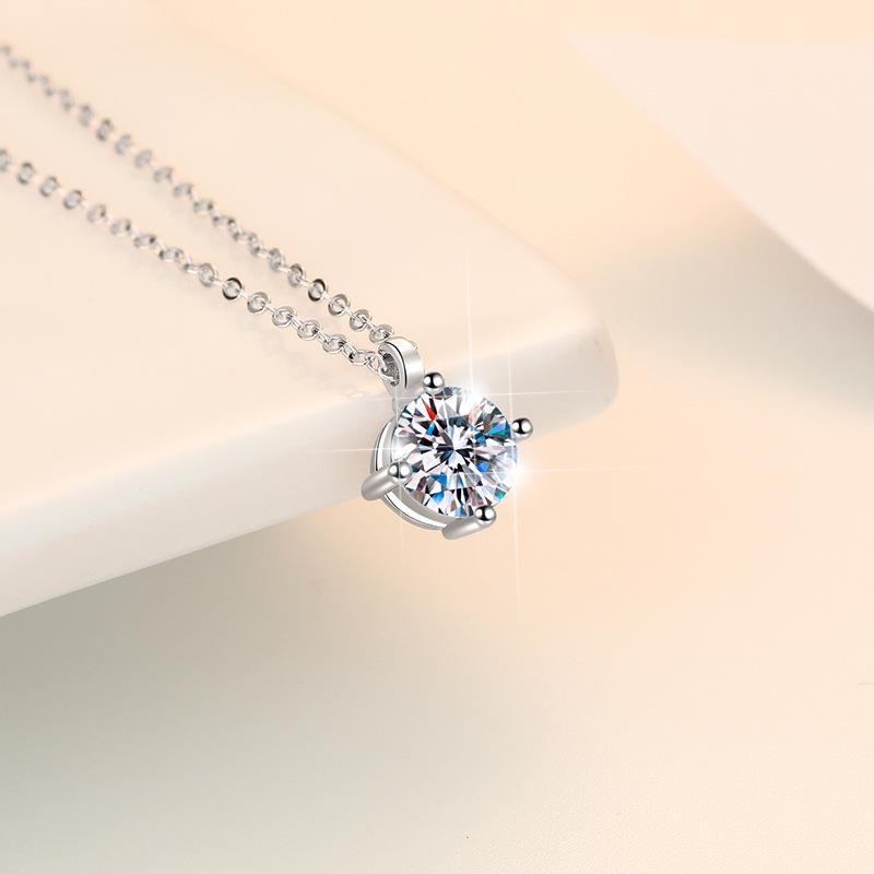 S925 Sterling Silver Four-Prong Moissanite Pendant Necklace - Classic Clavicle Chain