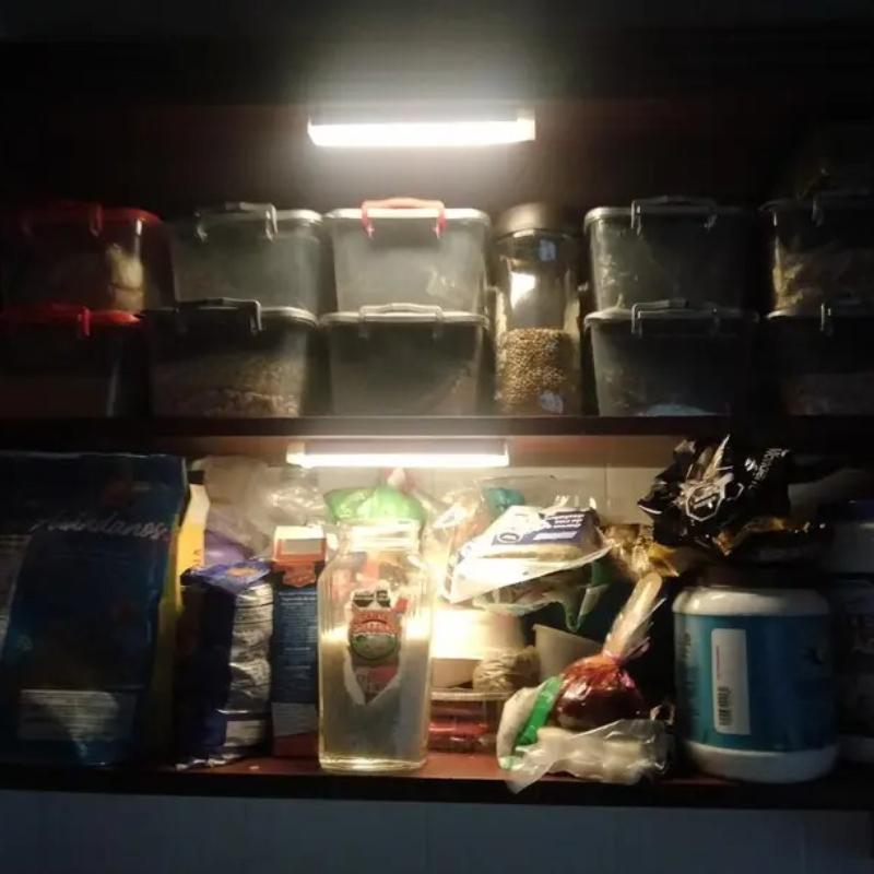 4 Multi Size Magnetic LED Motion Sensor Lights, Rechargeable Cabinet Lights,used for Bedrooms,kitchens,corridors,stairs,wardrobes,garages,bathrooms