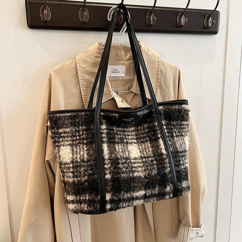 Autumn and Winter Large-capacity Woolen Bag Women's New Commuting Versatile Shoulder Bag Going Out To Work Tote Bag
