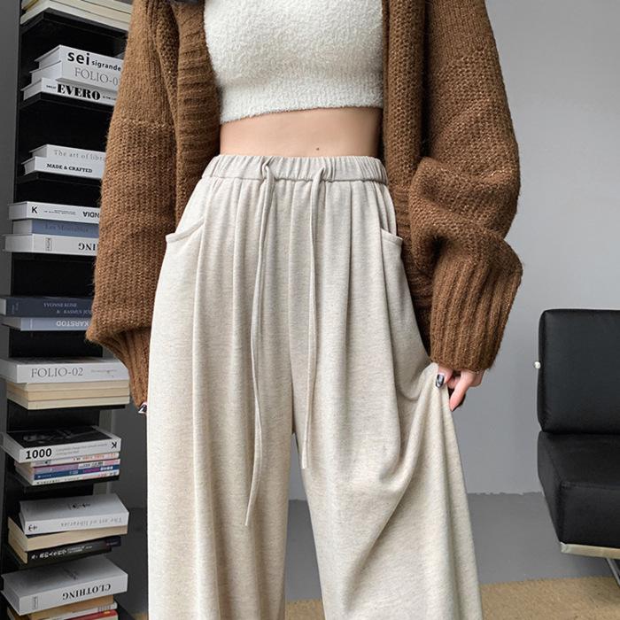 Damskie miękkie spodnie z szerokimi nogawkami - Petite, casualowe, drapowane proste nogawki na wiosnę i jesień
