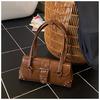 Large capacity retro bag women's autumn and winter niche single shoulder underarm bag rivet commuter pillow bag