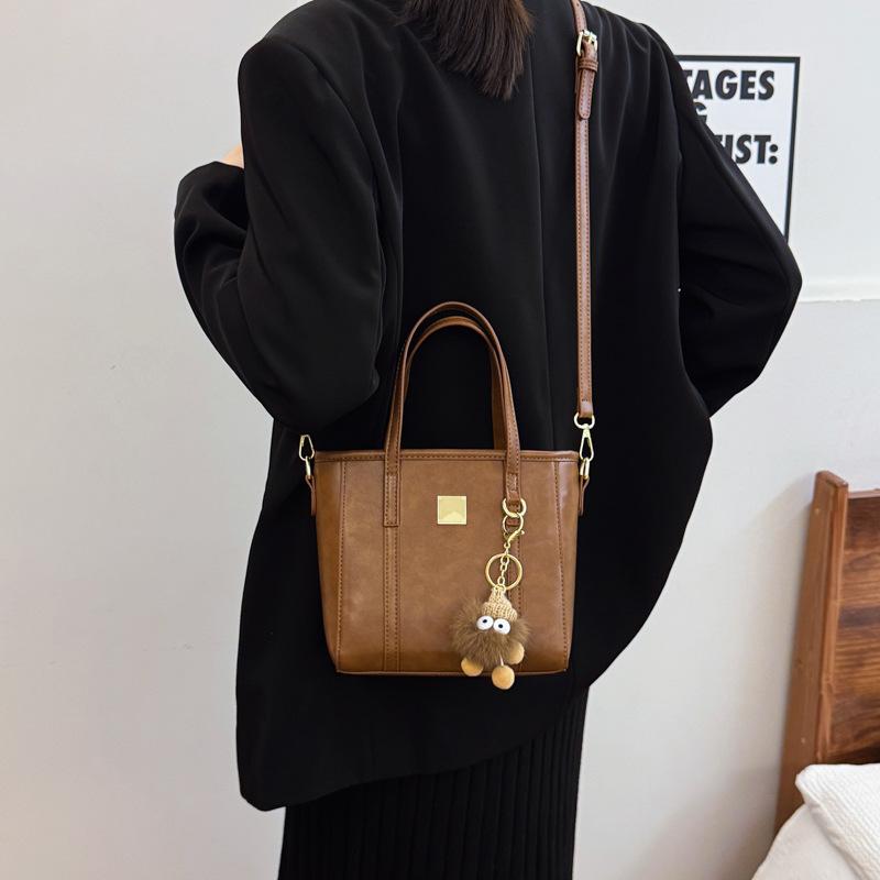 2025 autumn and winter new fashion trend exquisite small square bag bucket bag single shoulder oblique span women's bag