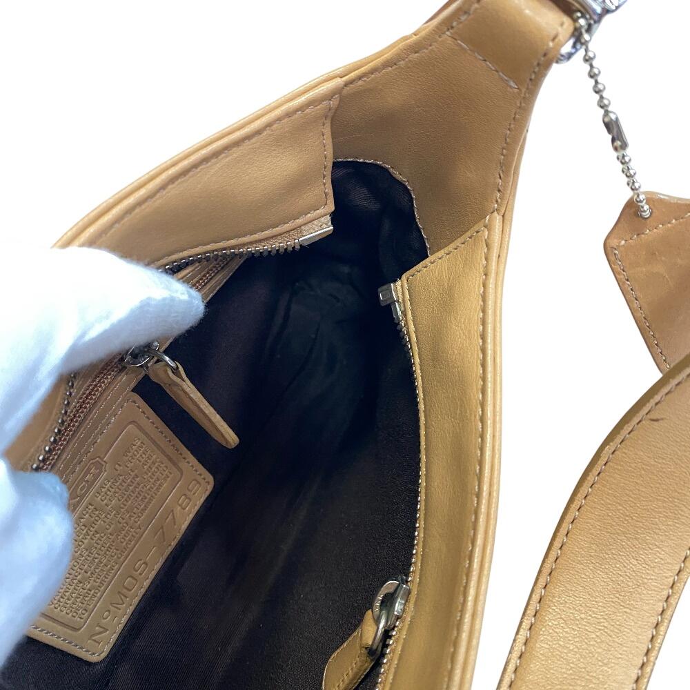 Coach 7789 Pouch Leather Shoulder Bag Beige Leather Women Used