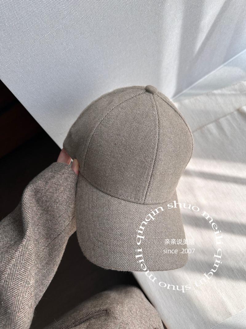 

Unisex Herringbone Wool Baseball Cap Structured Hard Top Peaked Cap British Retro Style Snug Fit XS（old）