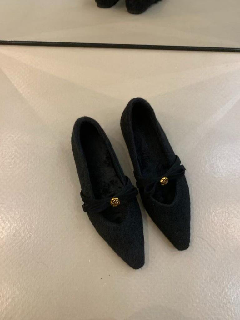 French small fragrant Mary Jane shoes plush shoes temperament pointed commuter shoes inner height increase single shoes
