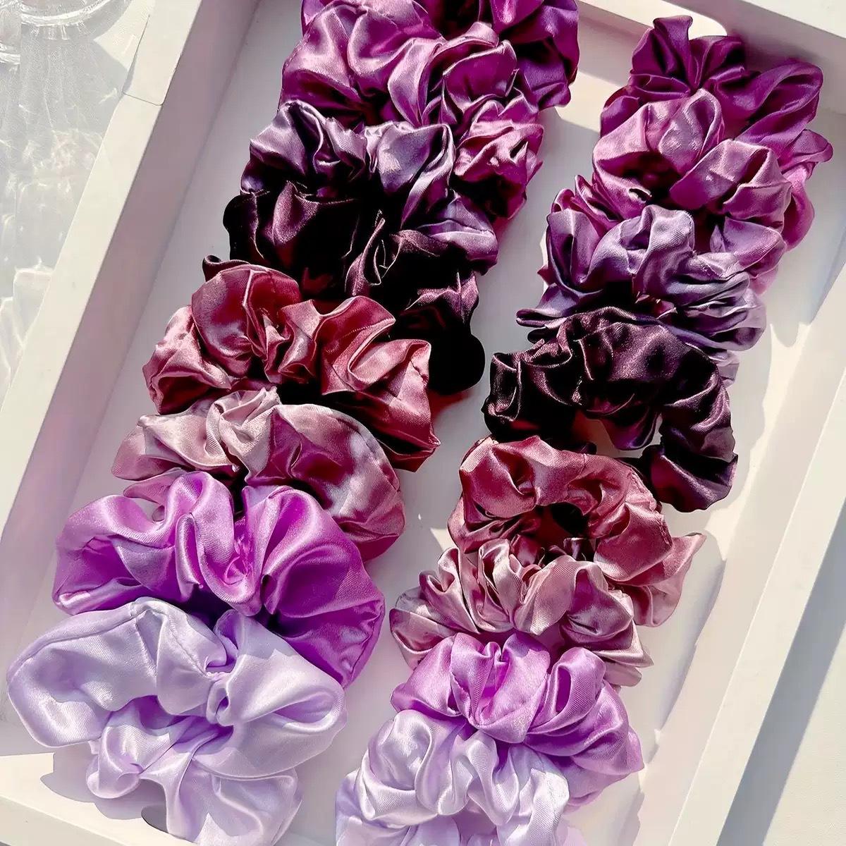 

Набір із 16 однотонних гумок для волосся: Еластичні та голографічні гумки для хвоста для жінок