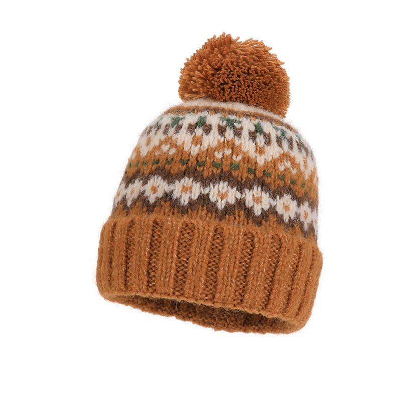 

Elegant Knit Hat With Round Top Design And Wind Resistant Features For Daily Commuting хаки