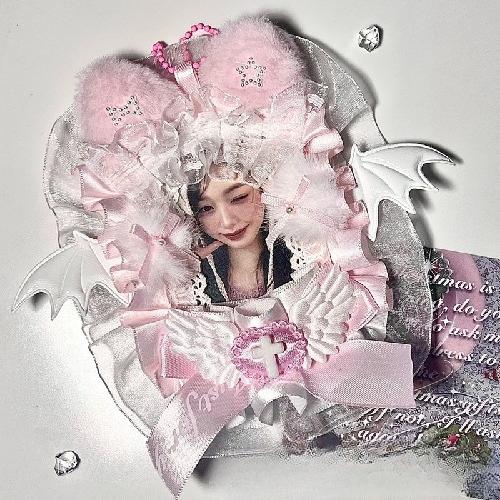 5.8cm Creative Design Kawaii Badge Pin Displaying Holder Sweet Lace Star Protector with Lanyard Fashoin Badge Clip Cover Case