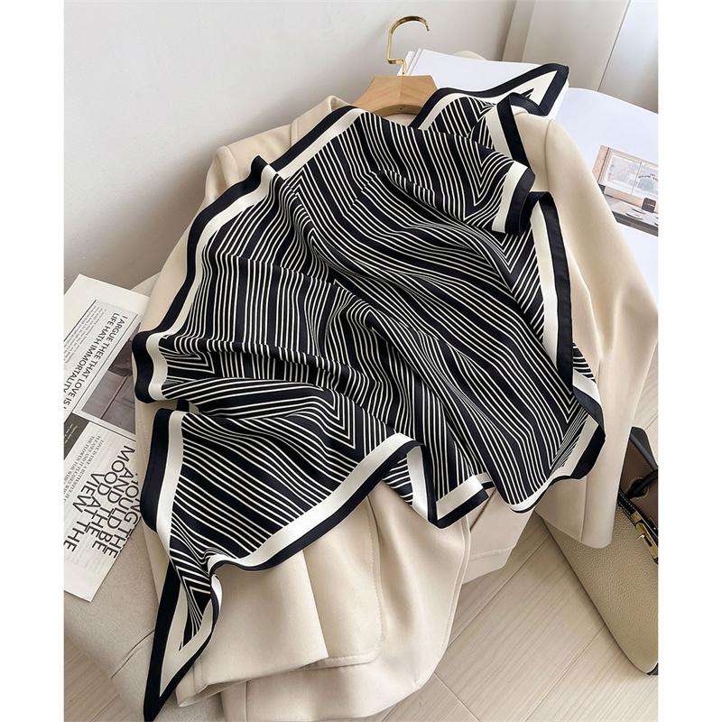 2025 New Fashion Women Triangle Scarf Bohemian Style Paisley Designer Long Ribbon Twill Silk Scarves Neckerchief Luxury