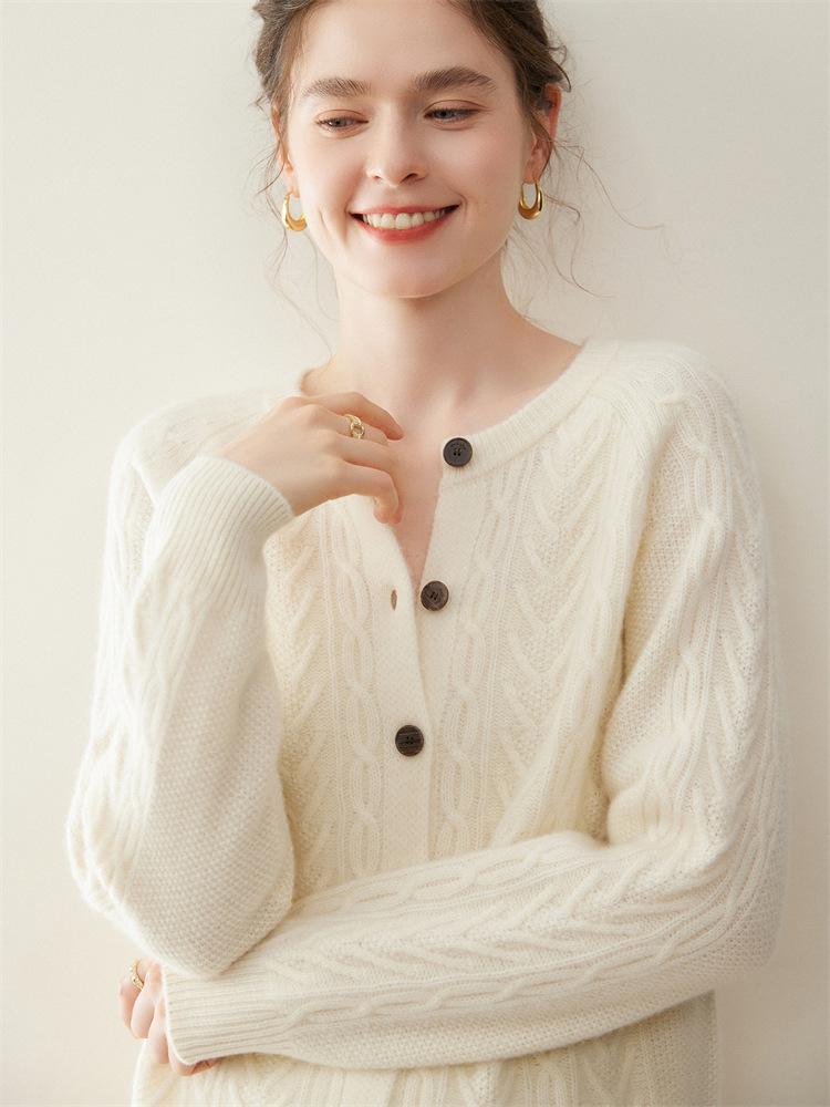 2025 Women's Baby Cashmere Cable Knit Cardigan: Loose, Thick, Versatile Sweater with Round Neck for Autumn/Winter