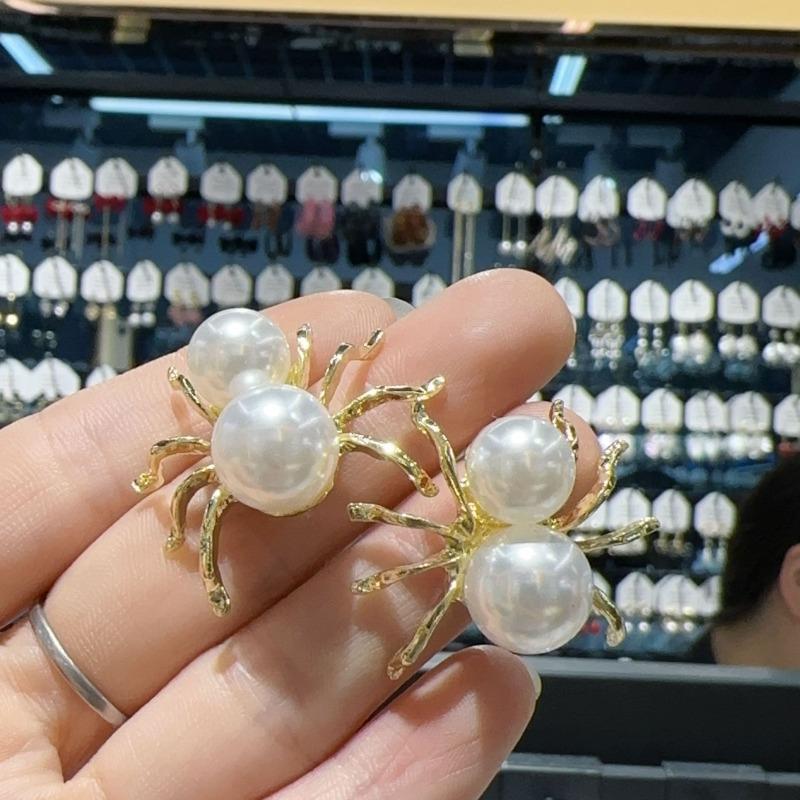 Halloween Imitation Pearl Spider Ear Stud Earrings For Women Fashion Animal Small Earrings Party Jewelry Accessories Gifts