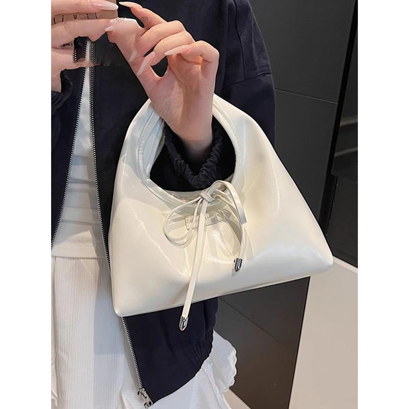 Niche Bag Women's 2025 Spring and Summer Fashion Messenger Bag, High-end Sense of Foreign Style Casual Portable Dumpling Bag
