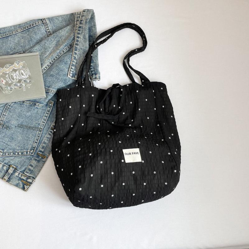 

Корейская холщовая сумка в горошек большой вместимости 2025 новая ленивая ветреная сумка-тоут через плечо для通勤, нишевая сумка подмышку чёрный