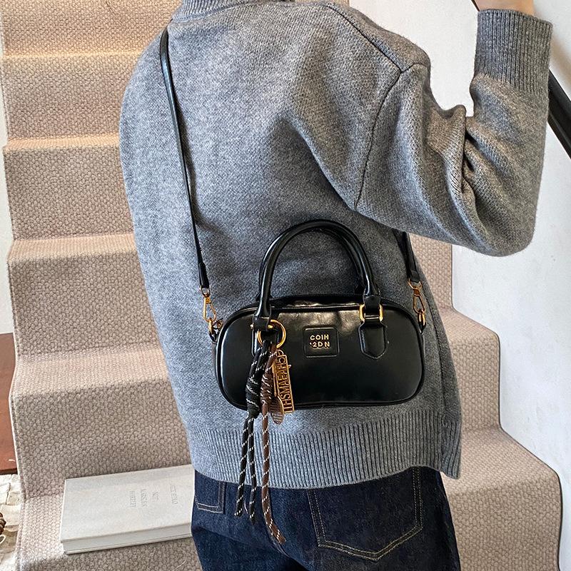 2025 Pillow Bag Women's Bowling Handbag Fashion Versatile Shoulder Bag Retro Messenger Bag