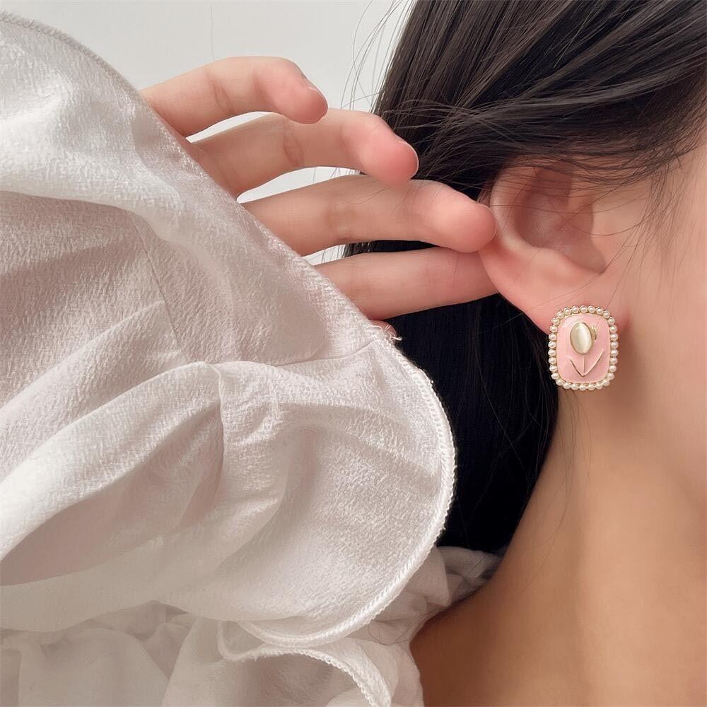 

Girls Gifts Dripping Oil Temperament Korean Dangle Earrings Drop Earrings Women Stud Earrings Pearl