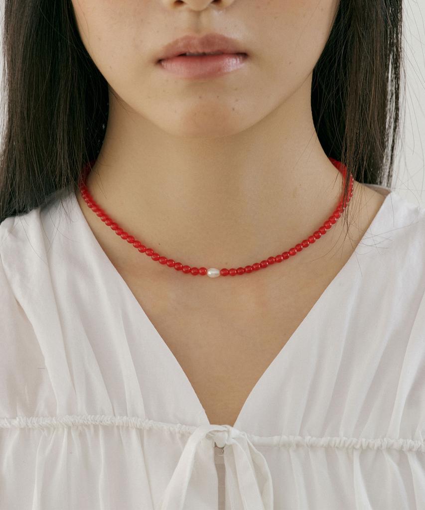 Lucir Zu Pearl Pendant Onyx Necklace (Red)