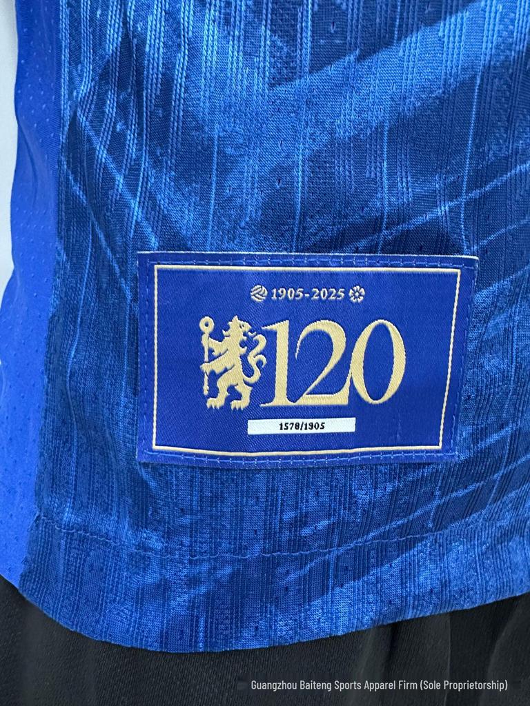 2526 Voetbalshirts: Chelsea, Wolves, Lissabon, Everton, River Plate, Cougars, Atlético Nacional - Thuis & Uit