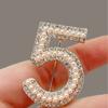Spille Brooch Numero 5 Strass Classico Perla di Cristallo Brooch Geometrici alla Moda Gioielli per Donna Unisex Spille da Revers