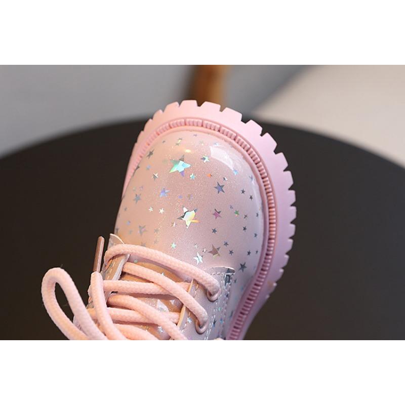 Korte barnestøvler - Lyse og allsidige jentestøvler med myk bunn