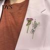 Commuting Party Brooch Pin Fresh Flowers Compact Alloy Flower Holder Vintage Hand-Shaped Suits Dresses Shirts Versatile Badge Accessory