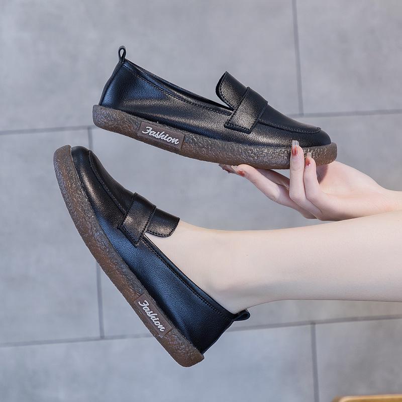 Women's 2025 Summer Soft Leather Loafers - Versatile, Genuine Leather Flats for Nurses, Students, and Pregnant Women.