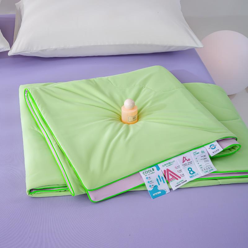 Cool Feeling Class A Ice Cream Summer Cool Quilt, Household Solid Color Summer Quilt Machine Washable Air Conditioner Quilt Summer Ice Silk Thin Quilt