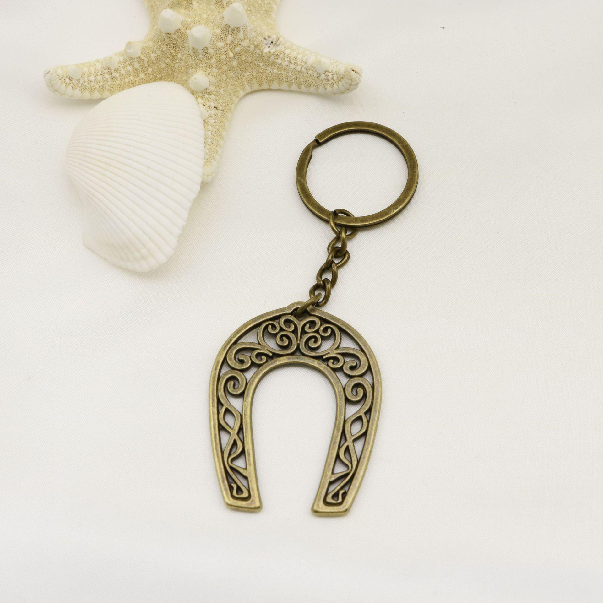 Horseshoe Keychain Pendant: Stylish Foreign Trade Accessory бронзовый