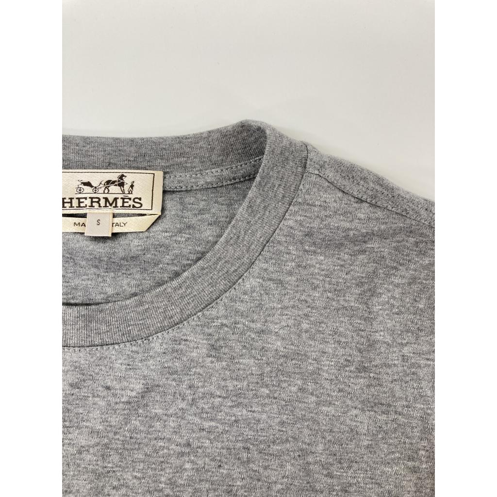 Hermes [Ausgezeichneter Zustand/Inlandsgenehmigt] H567810HA H Cheval Leder-Logo-Patch Kurzarm-T-Shirt/ Oberteile S grauGebraucht