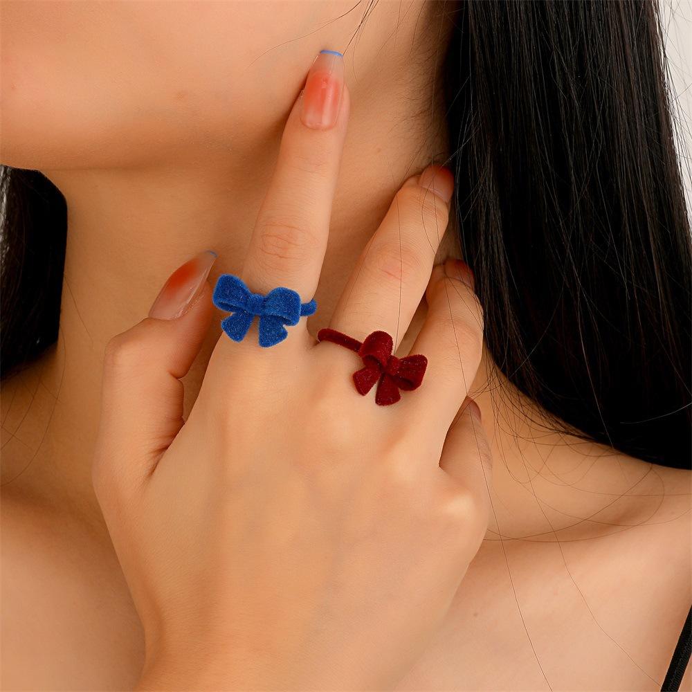 Modischer verstellbarer Retro-Partyschmuck für Damen Beflockter Ring Hase Bär Blume Geschenke