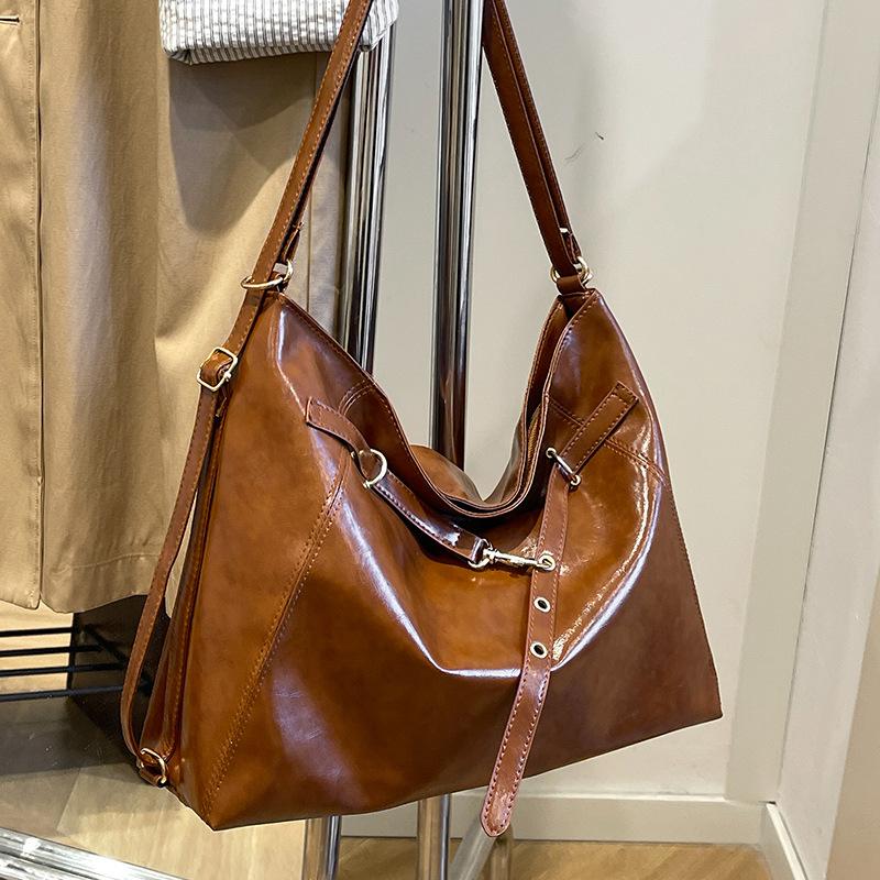 Large Capacity Maillard Bag Women's New Casual and Versatile Backpack Women Ins Commuting Tote Bag Women