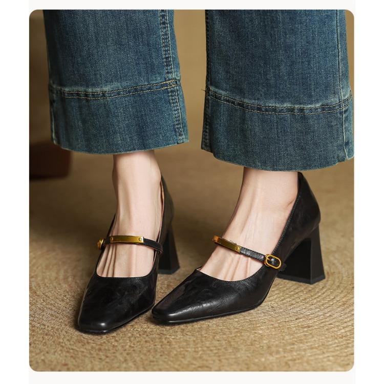 Erste Schicht Schaffell Französisch Retro Quadratische Spitze Hohe Absätze Damen Frühling und Herbst Dicker Absatz Braune Einzelne Schuhe Große Größe