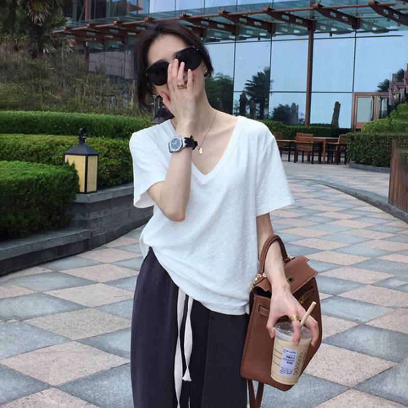 Women's Minimalist High-End White Short Sleeve T-shirt, Summer 2023