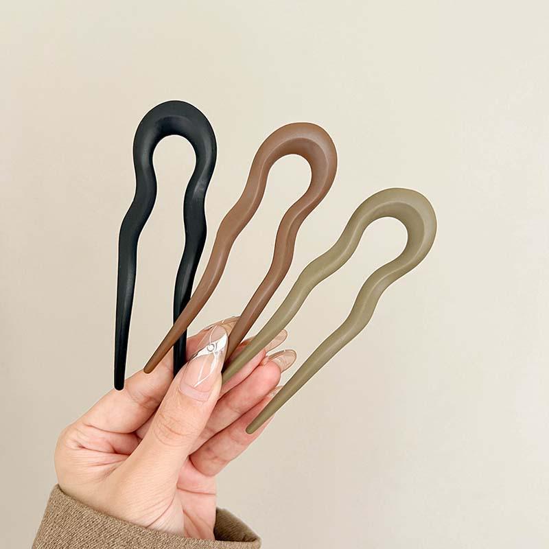 

U-подібна чотиризуба гребінець 2024: Стильна шпилька для пучка та високої зачіски