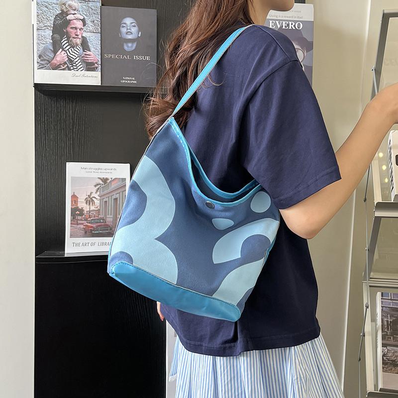 Chic Black Or Blue Pu Leather Tote Bag For Everyday Use With Magnetic Closure