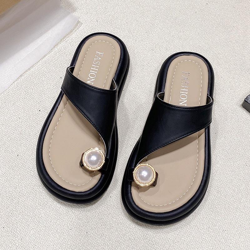 Soft Leather Pearl Cool Slippers Women's 2025 Summer New Beautiful Temperament Set Toe Platform Student Word Beach Shoes Women