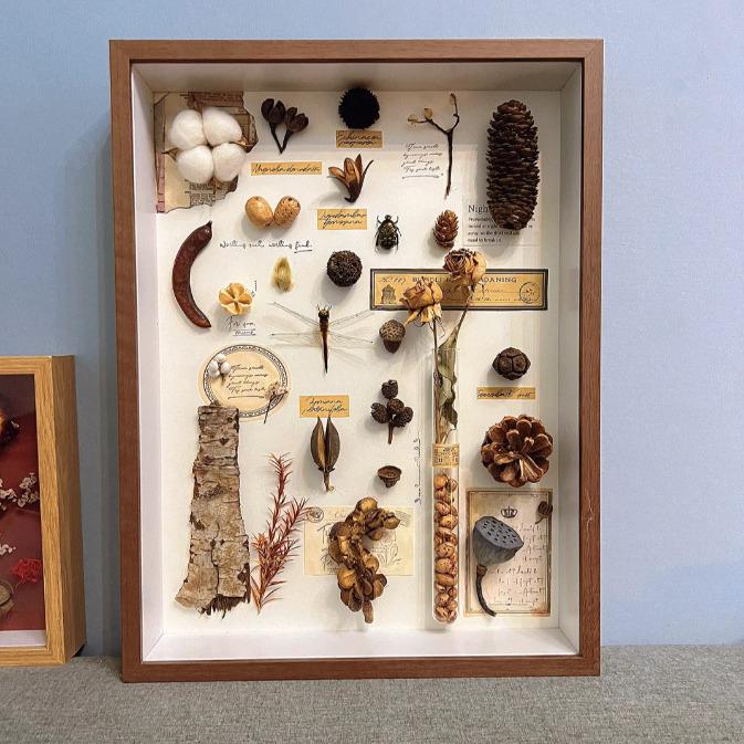 Chinese 3D Wooden Photo Frame with Handmade Preserved Flowers and Storage Box