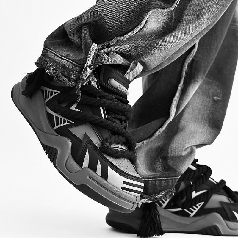 2024 Frühjahr Neue trendige und modische Brotschuhe im Crowd-Design für Herren Lässige, bequeme Brettschuhe mit dicker Sohle