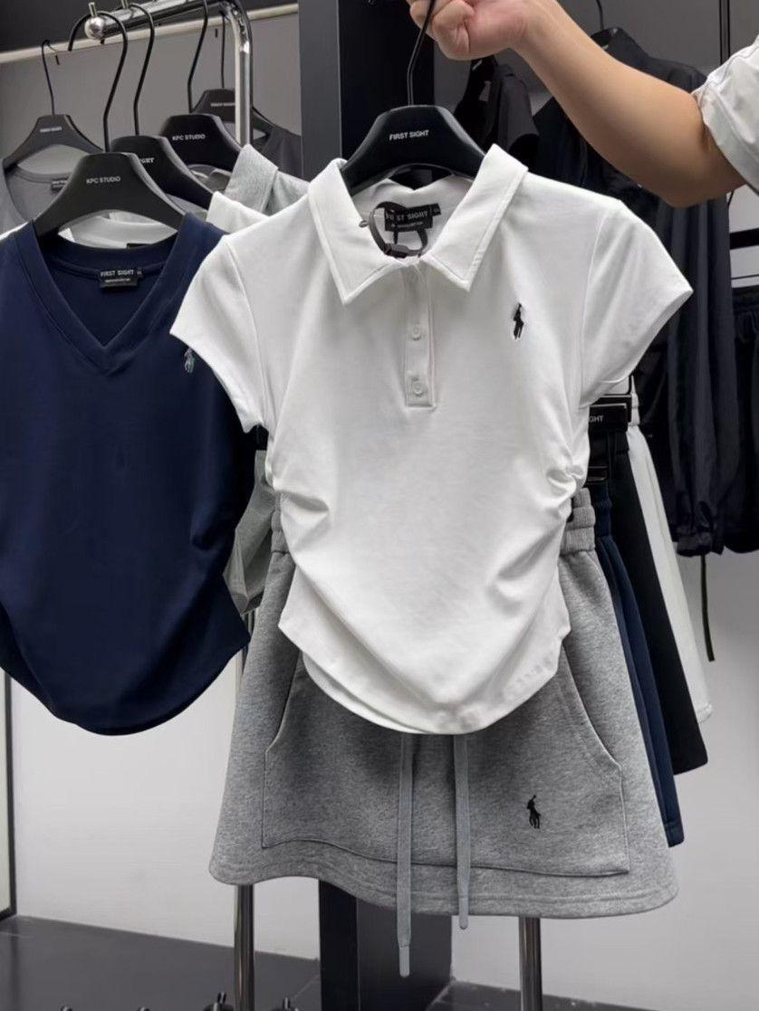 

Женский комплект из двух частей: Контрастная рубашка поло с вышивкой пони и повседневная юбка на резинке M (80-100 lbs)