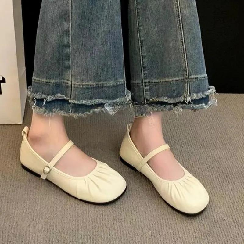 

Мода 2024 Мода Женская обувь Ремешок с пряжкой Женские балетки Горячая распродажа Повседневные балетки Женщины Высокое качество Плиссированные плоские Низкий каблук 40 бежевый