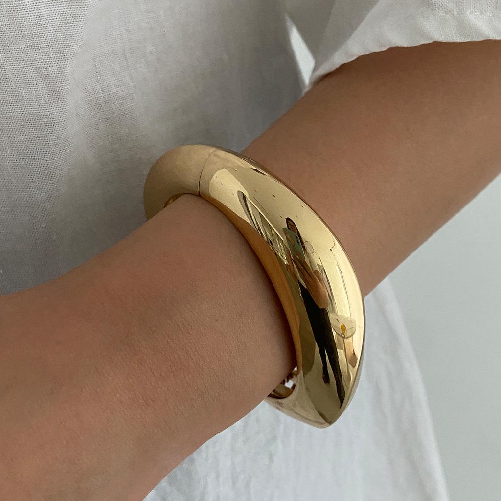 Vintage Amber Smudged Acrylic Wide Bracelet, Exaggerated Wind Geometric Smooth Resin Bracelet