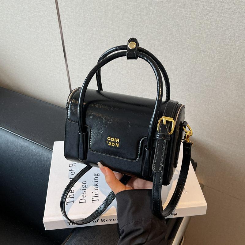

Premium retro small bag women s new spring and summer versatile messenger bag fashion portable small square bag чорний