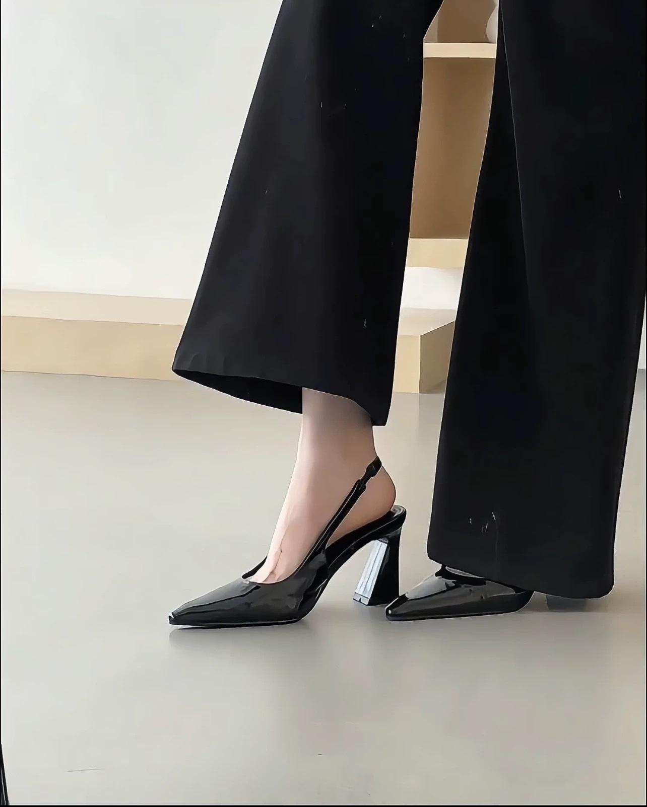 

Summer new pointed versatile thick heel niche design bag head sandals thick heel temperament single shoes 35 чёрный