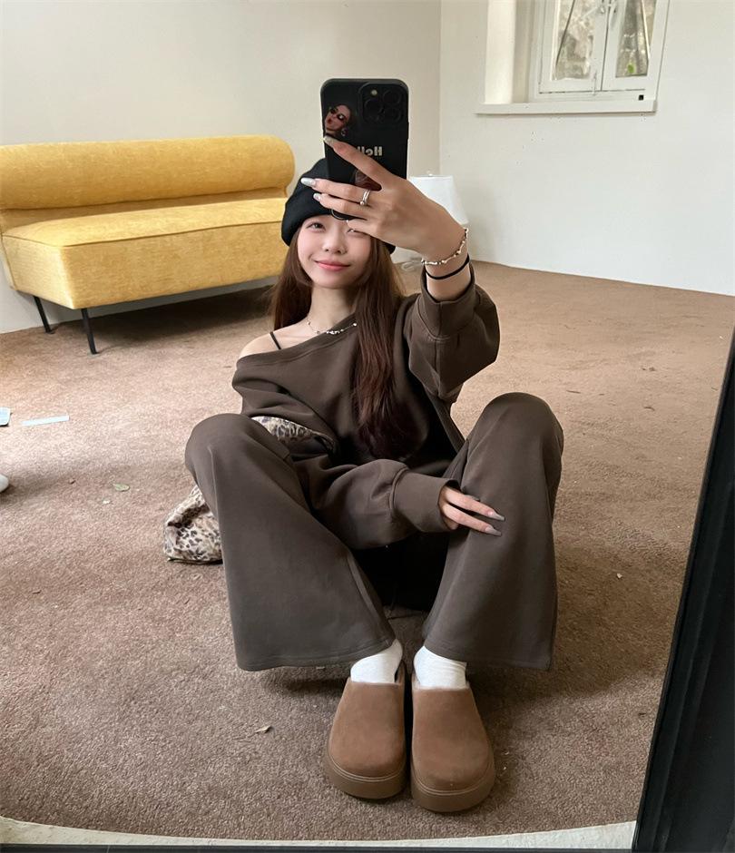 

2025 autumn and winter new thick-soled bag head half slippers women s retro heightening non-slip outer wear one pedal light cotton shoes women 39