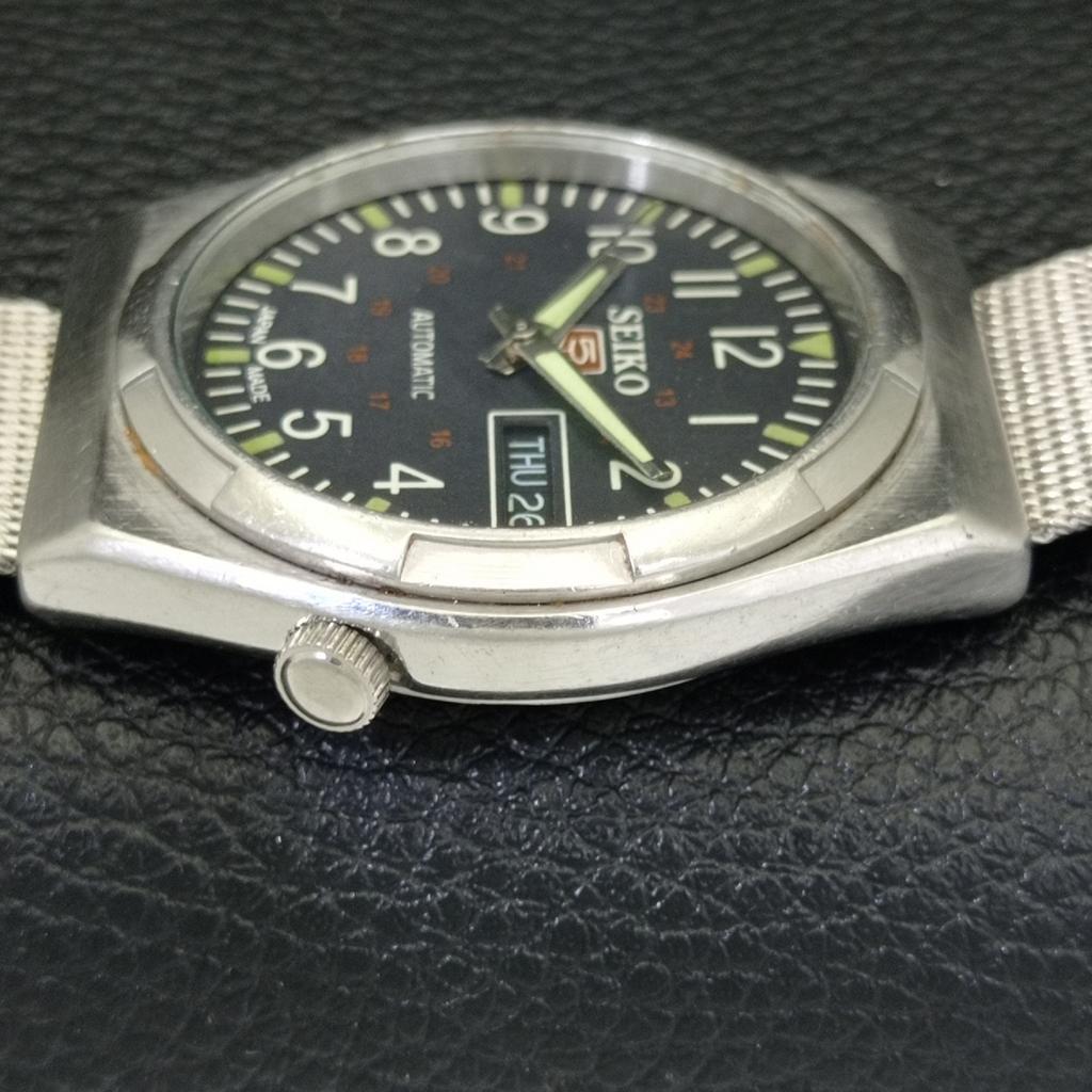 Seiko 5 AUTOMATIC JAPAN 7009A MENS VINTAGE BLACK COLOR DIAL WATCH A701318-5 R206a-a701318