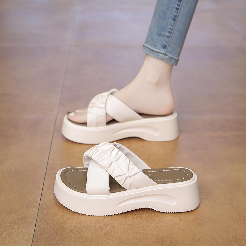 Fashion Shoes Woman 2025 Slippers Casual Pantofle Low Platform Shale Female Beach Luxury Summer New Sabot Slides PU Fabric Scandals Rome